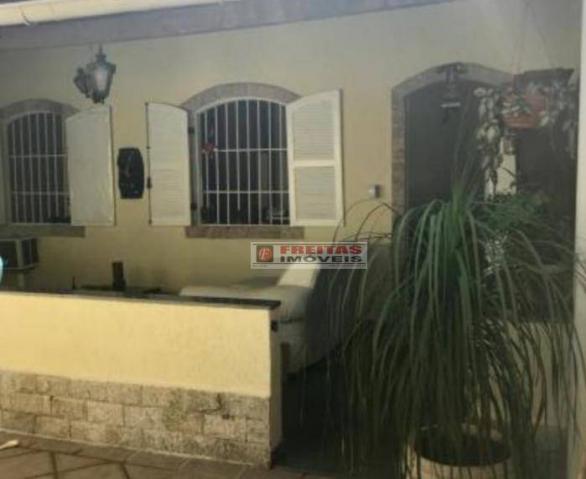 Excelente localização, com farto comércio e condução,primeira quadra. casa linear com dois - Foto 4