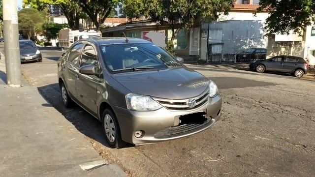 Toyota etios xs 1.5 flex 16v 5p mec. 16/17 completo