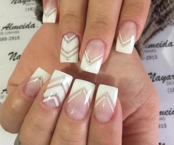 Alongamento de unhas de todas as técnicas