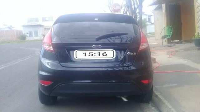 New fiesta hatch 1.5 2014 completo impecável - Foto 5