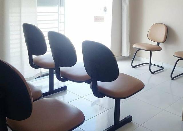 Cadeira longarina para recepção - Foto 2
