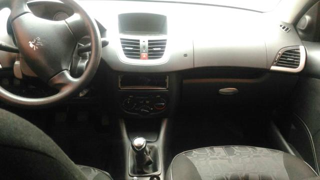 Peugeot 207 sedan Preta - Foto 5
