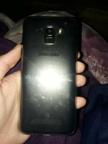 Celular j6