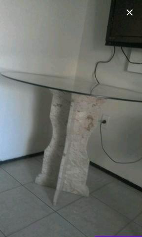 Mesa com base de marmore