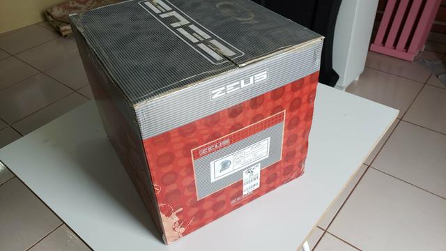 Capacete Zeus com pouco uso