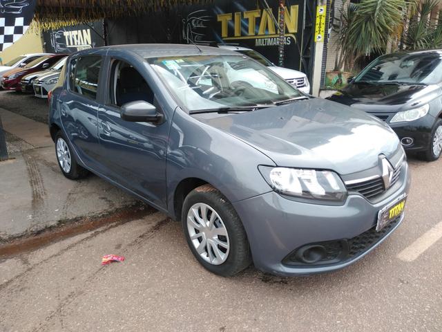 Sandero 1.6 ano 2017. Ent. R$11.000 - TITAN MULTIMARCAS