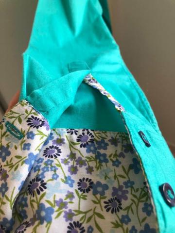 Camisa azul Tiffany com detalhes florais - Foto 3