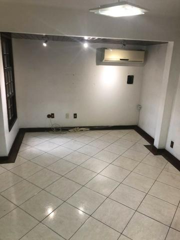 Casa 3 quartos 2 suítes Área externa atrás com mais 3 cômodos - Foto 3