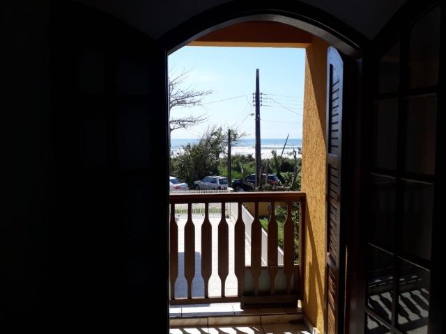 Itapoá/SC - Casa em frente ao mar - Foto 14