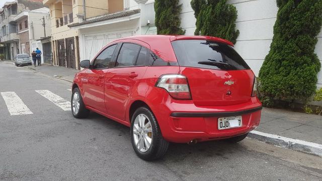 Chevrolet - Agile LTZ 1.4 Flex 2014 Vermelho Completo Super Novo Doc OK - Foto 2