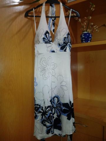 Vestido marca Laura Vann com bojo (importado) / Tamanho: M