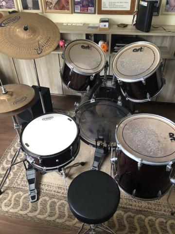Bateria Art-Drums com Kit de Pratos