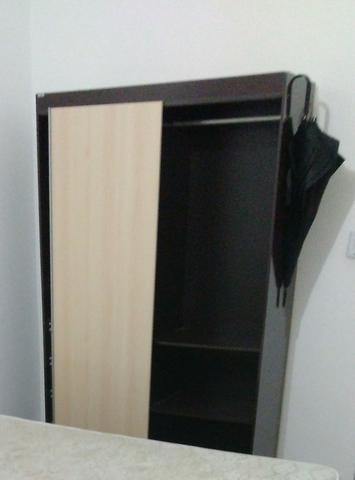 Vende-se roupeiro