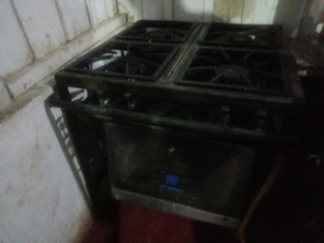 Vendo fogão industrial em ótimo estado - Foto 2