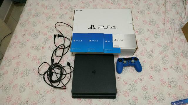 Ps4 com jogos - Foto 2