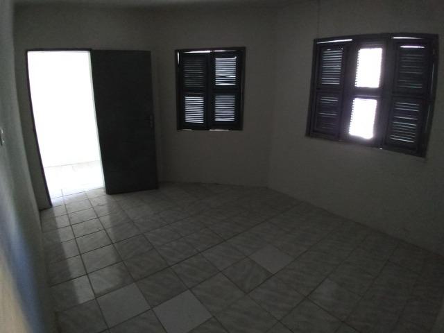 Alugo ótima casa na Rua Tiradentes - Foto 11
