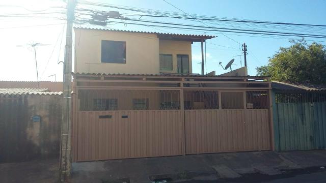 Aluga se kitinet 2 cômodos +Wc R. Fundo 2 na 14 E