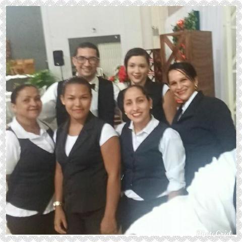 Garçom ou garçonete pra eventos