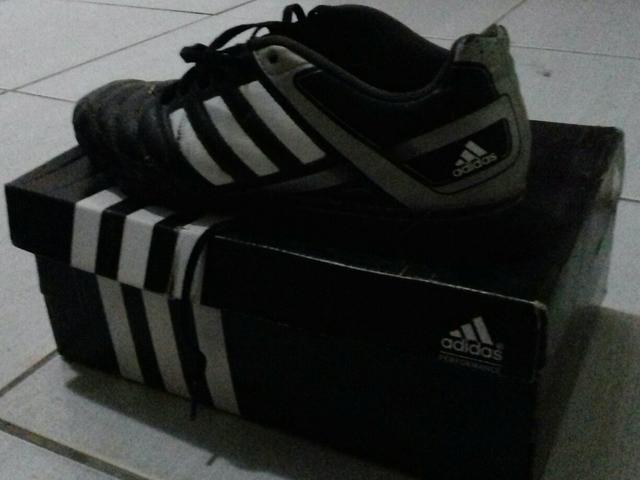 Promoção tenis socyete número 40adidas original 79.99