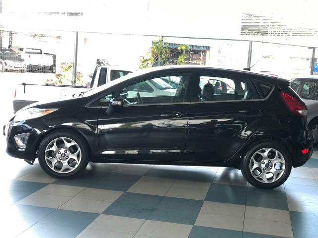 Fiesta 1.6 se hatch flex 2013 único dono pneus novos super conservado - Foto 9