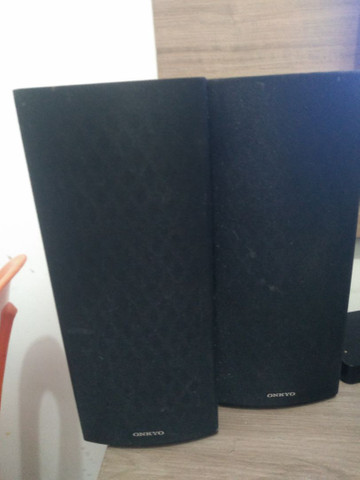 Vendo 6 caixinhas de som da onkyo - Foto 2