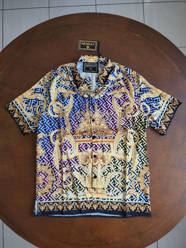 Conjunto Fendace fendi + versace 