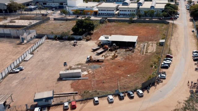 Grande terreno com 3 frentes. Aprox. 8000 m2. Mecejana. - Foto 3