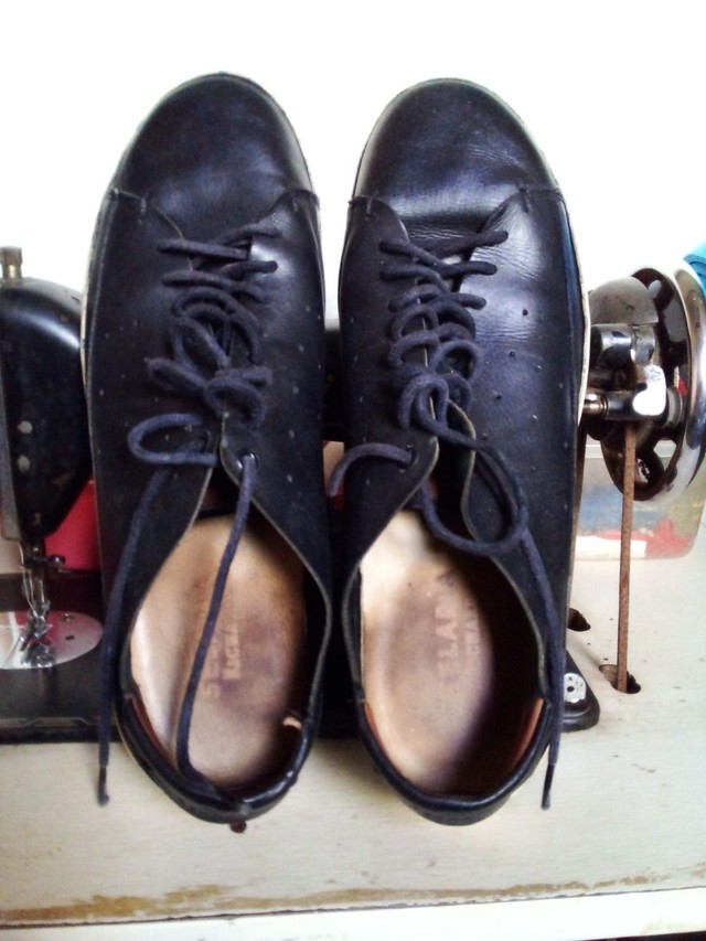 Sapatotenis da richards usado mais todo bom couro  - Foto 5