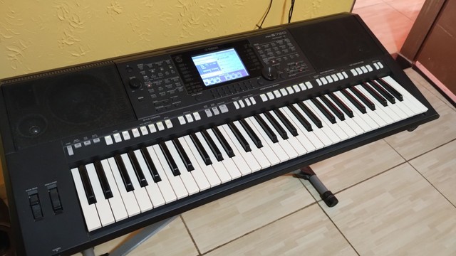 Teclado Yamaha PSR 750 !!!!