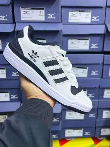 Tênis Adidas 