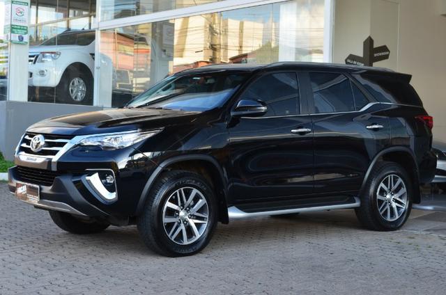 Hilux SW4 SRX 2.8 - 7 Lugares - 43 Mil Km - Revisões em Concessionária