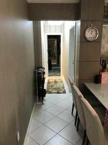 Belissimo apto finamente mobiliado e decorado em Edificio frente MAR na Meia Praia - Foto 13