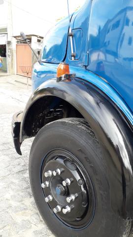 Caminhão Mercedes Benz 1113 - Foto 4