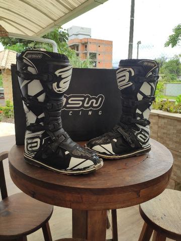 Bota Asw Core - Preta e Branca