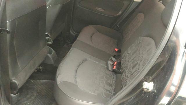 Peugeot 207 sedan Preta - Foto 4