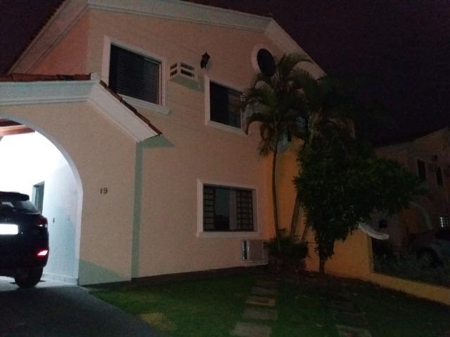 Casa *sobrado condomínio fechado