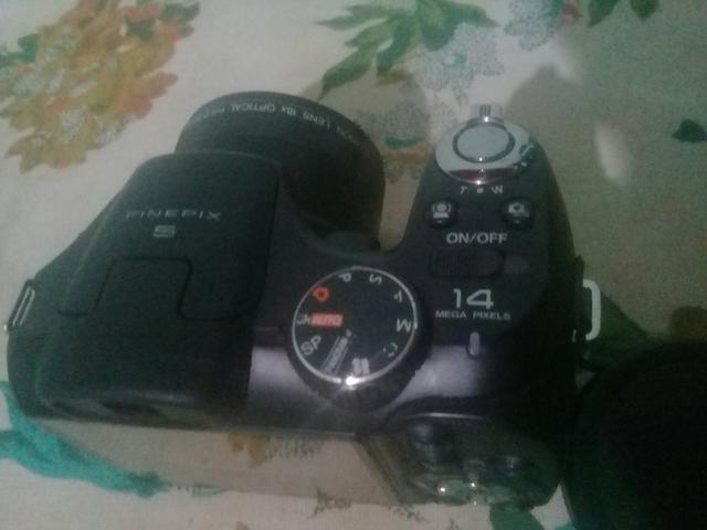 Máquina fotográfica Fujifilm semi profissional