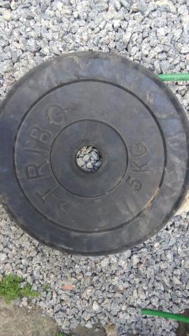 4 anilhas de 15 libras e 1 anilha olímpica emborrachada - Foto 2