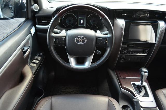 Hilux SW4 SRX 2.8 - 7 Lugares - 43 Mil Km - Revisões em Concessionária - Foto 12