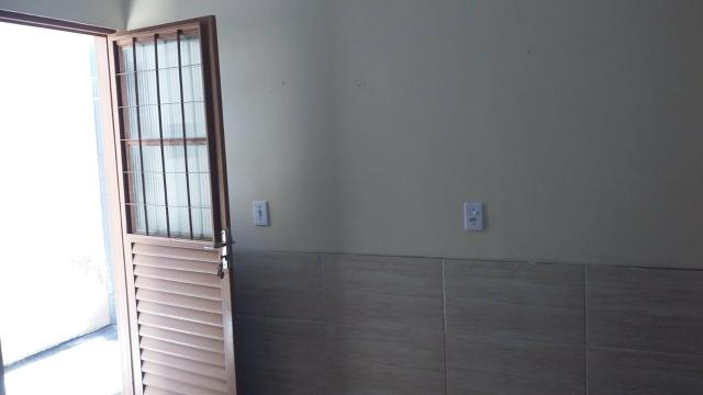 Aluga se kitinet 2 cômodos +Wc R. Fundo 2 na 14 E - Foto 3