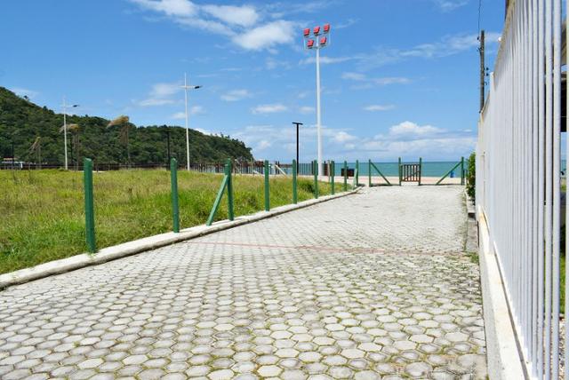 Casa com ar condicionado e WI-FI, a 15 m do mar na Praia da Ilhota, Itapema
