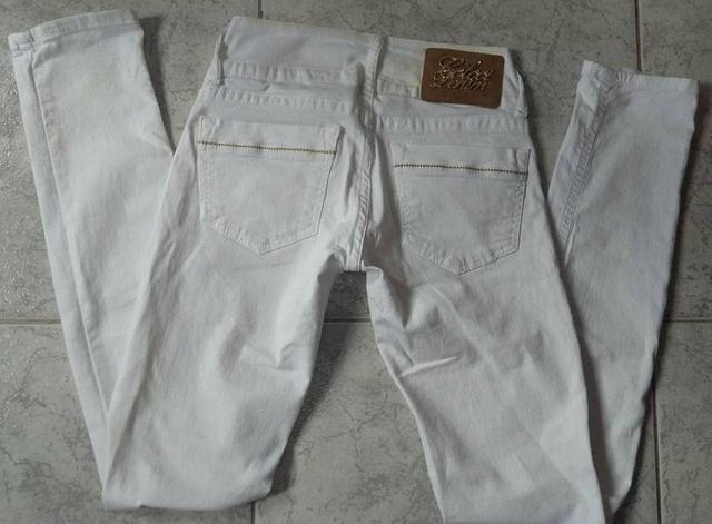 calça jeans feminina branca colcci