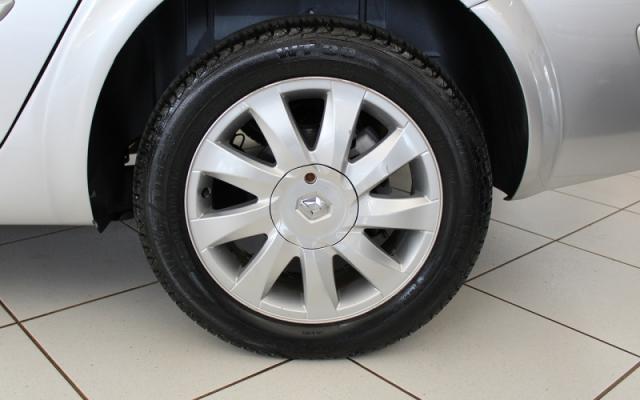 Megane Dynamique GT 1.6 Flex Manual - Foto 9