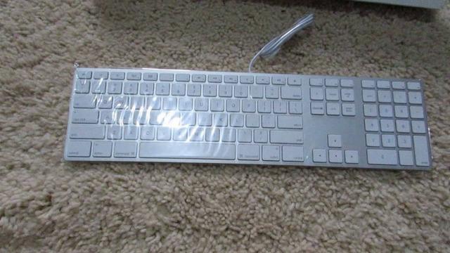 Teclado Apple original com fio e teclado numérico