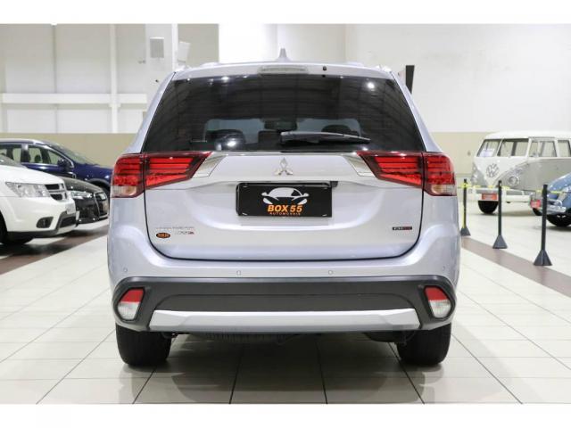 Mitsubishi Outlander 2.2 DIESEL - Foto 6