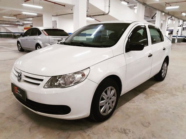 A - Volkswagen Voyage 1.6 - Flex - 2012