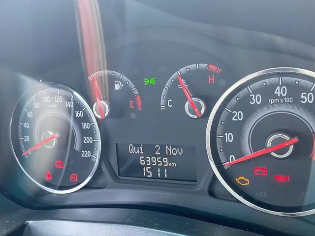 Vendo Fiat Palio Atrative 2017 excelente  - Foto 3