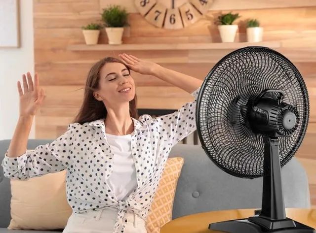 Lacrado Ventilador de Mesa Turbo 6 Hélices 40cm 135W 220V Preto - Multilaser