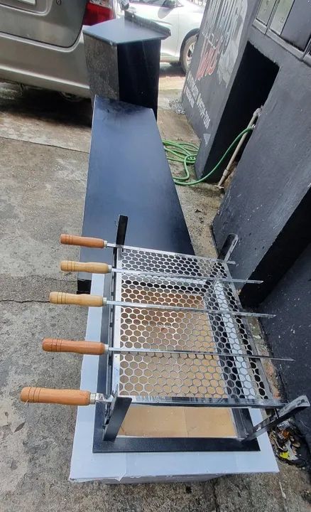 Churrasqueira de Aço com Braseiro e coifa  - Foto 3