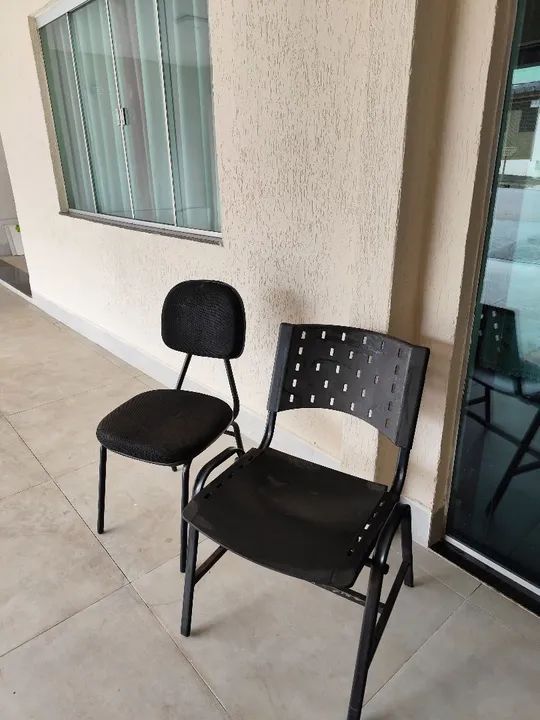 2 Cadeiras Pretas Urgente! Barata!